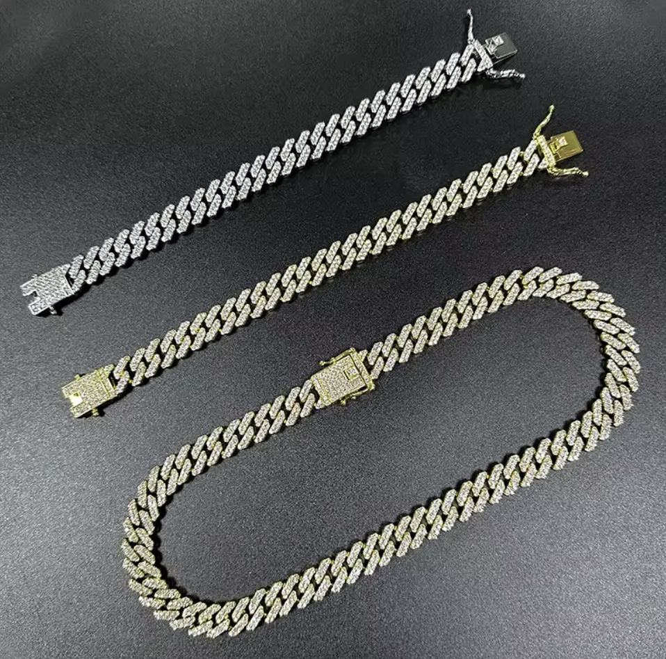 Straight Edge Cuban Link Chain - Snap Buckle
